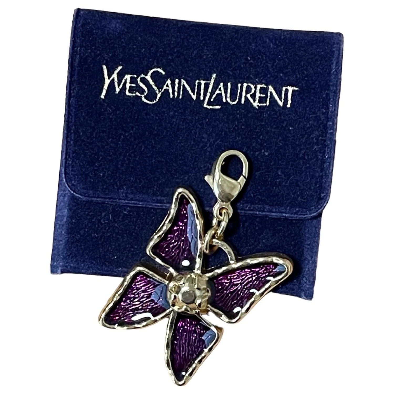 Pendentif, Charme « Papillon » Yves Saint Laurent Vintage 80s Doré Violet Foncé 3 Pendentif, Charme « Papillon » Yves Saint Laurent Vintage 80s Doré Violet Foncé