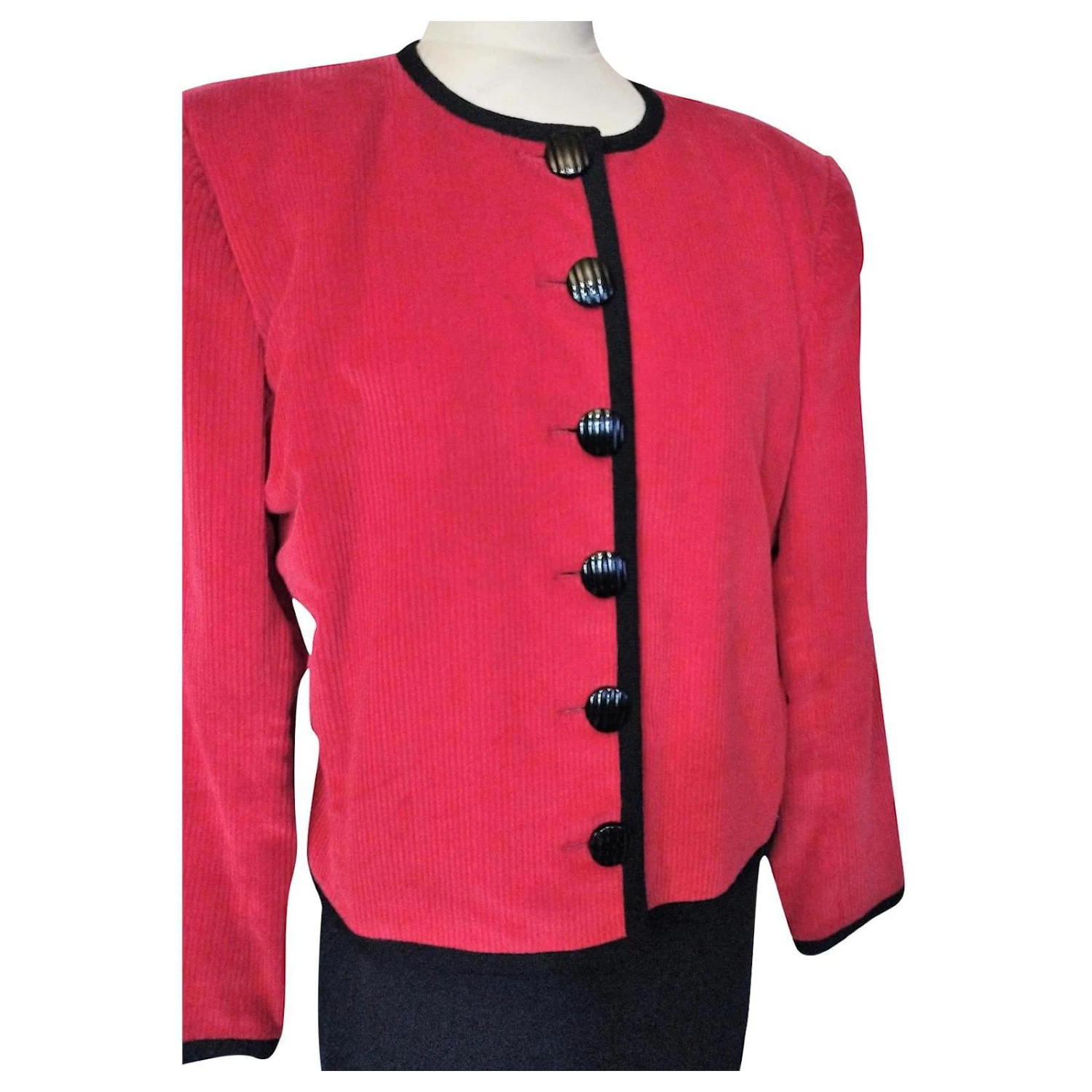 YVES SAINT LAURENT RIVE GAUCHE VESTE COUTURE VELOURS BOUTONS RELIEFS T 44 Rouge 3 YVES SAINT LAURENT RIVE GAUCHE VESTE COUTURE VELOURS BOUTONS RELIEFS T 44 Rouge